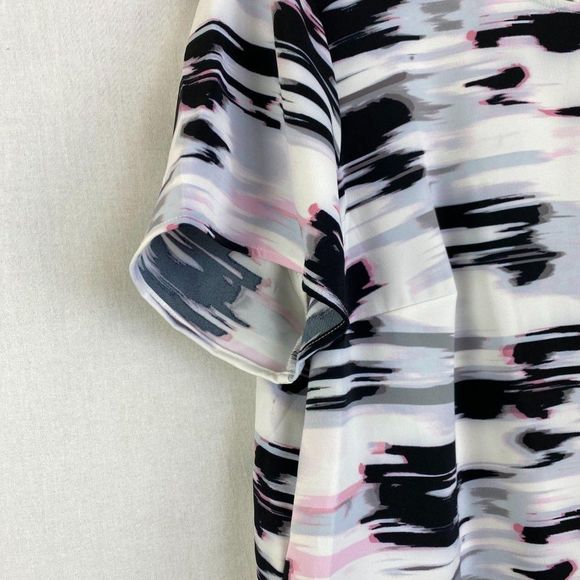 REBEL Pattern Print Blouse NWT - Picture 2 of 7